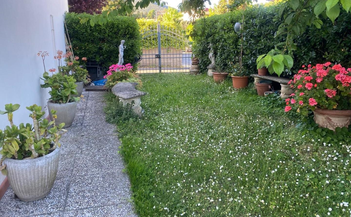 Villa Bifamiliare con giardino a Vicopisano