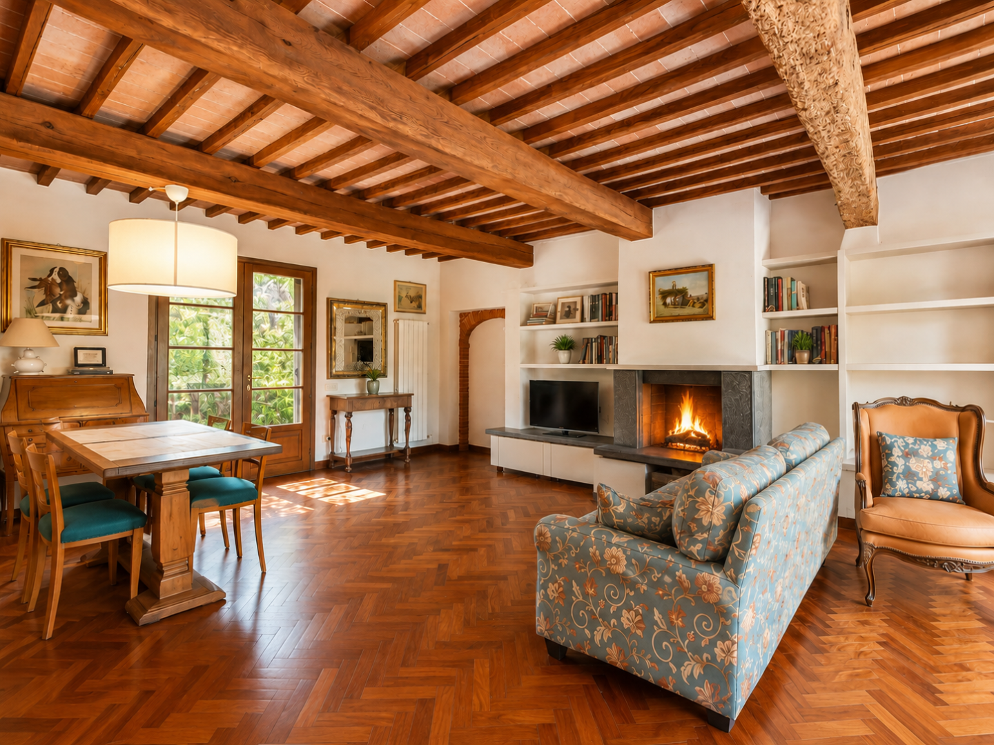 Rustico con giardino a Cascina