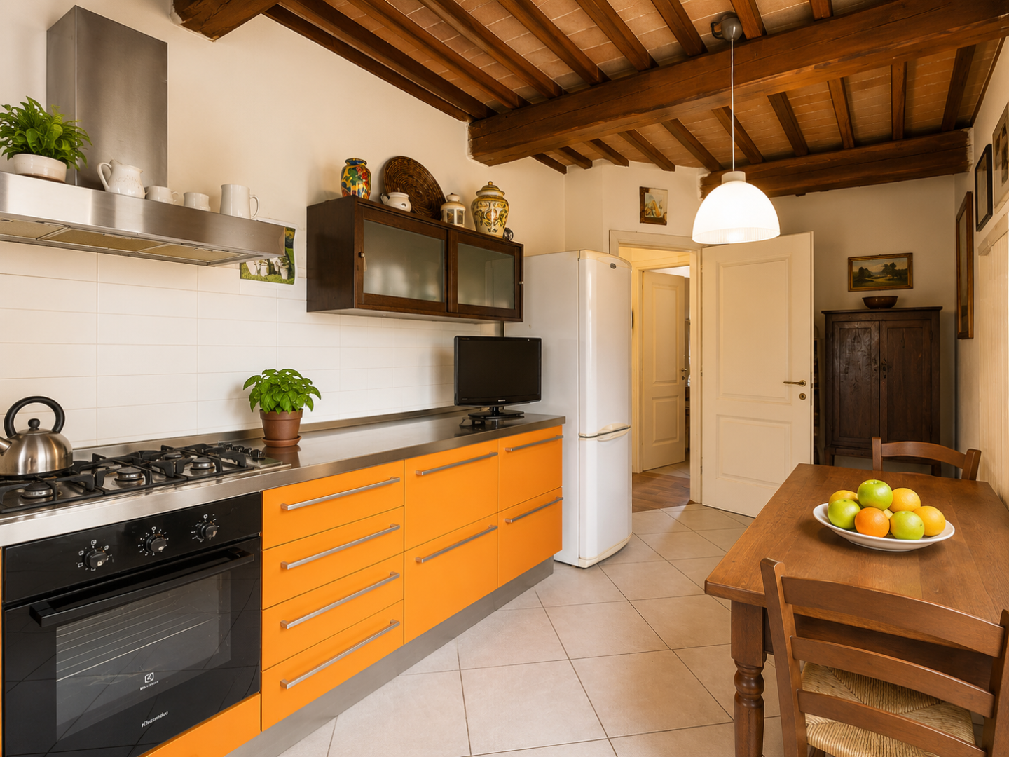 Rustico con giardino a Cascina