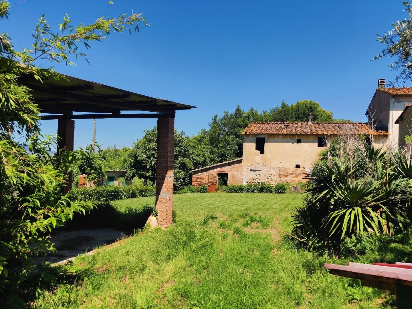 Rustico con giardino, Santa Maria a Monte cerretti