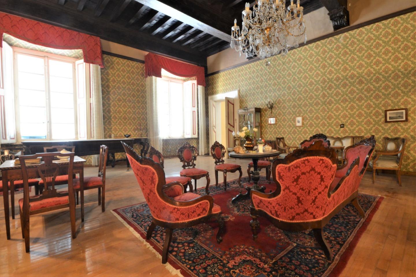 Appartamento in vendita, Lucca centro storico