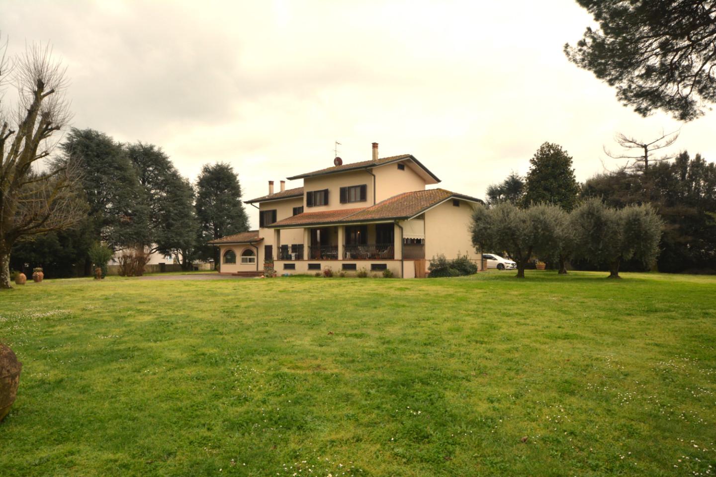Villa con giardino, Lucca picciorana