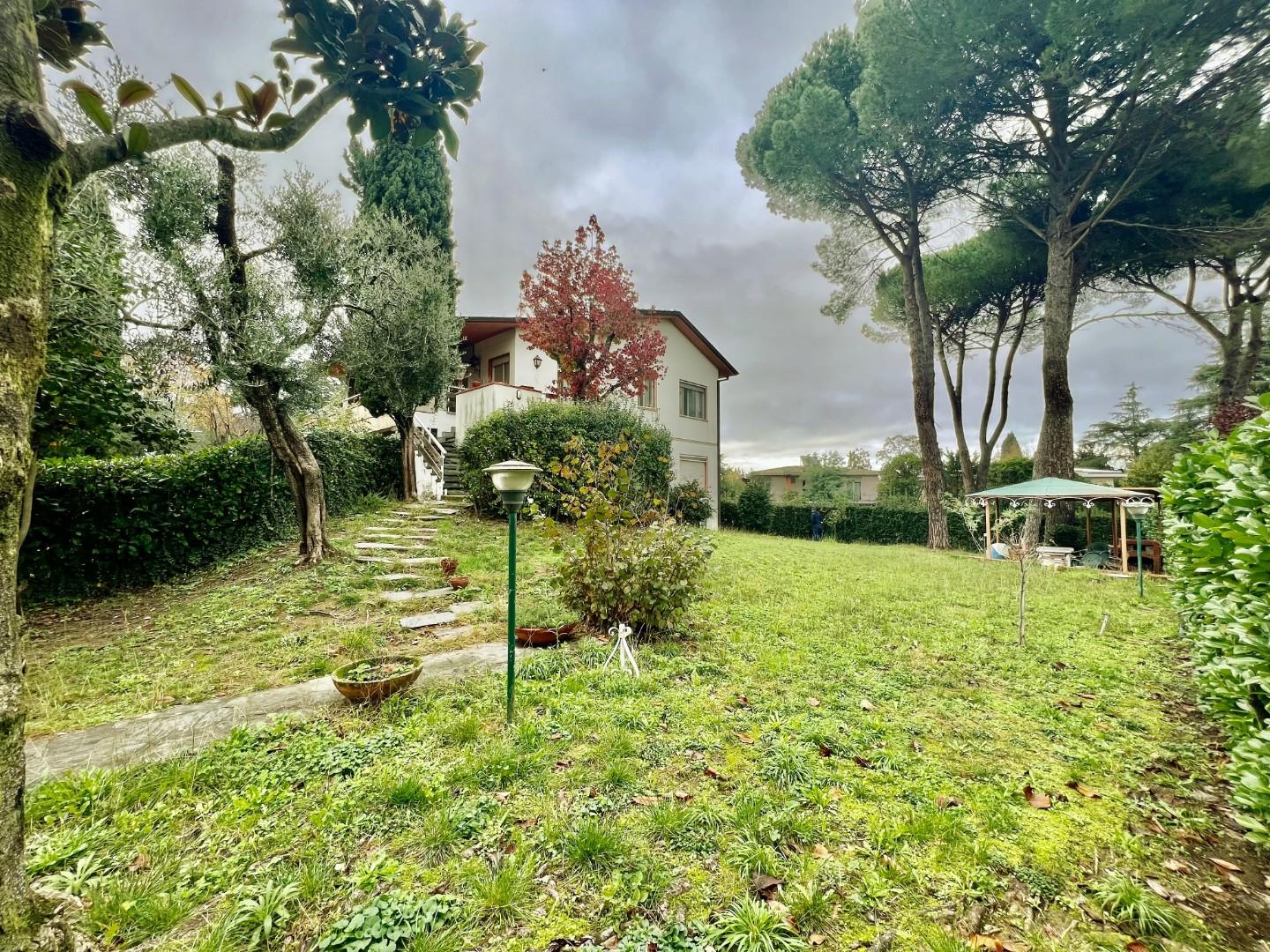 Appartamento con giardino, Lucca san michele in escheto