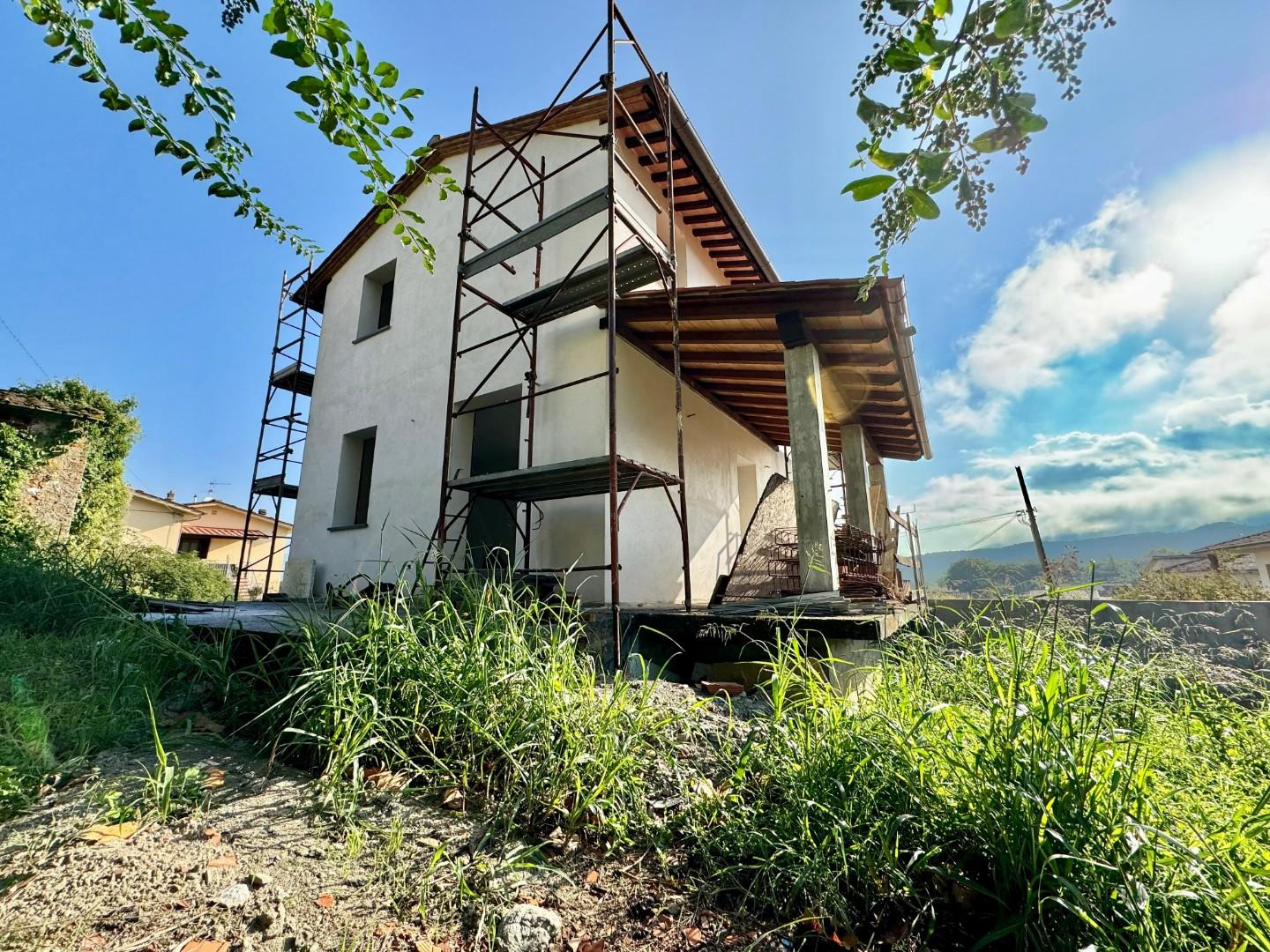 Villa con giardino, Lucca san lorenzo a vaccoli