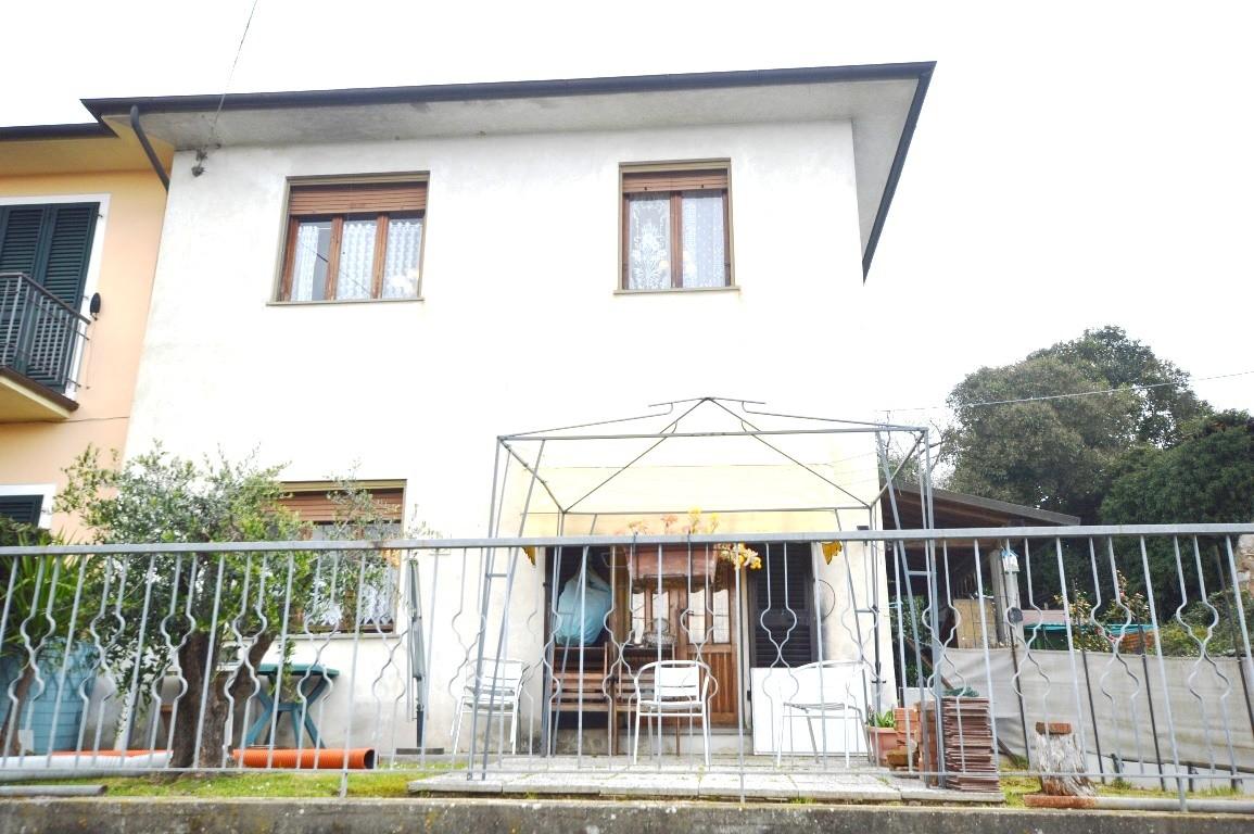 Villa in vendita, Lucca santa maria a colle
