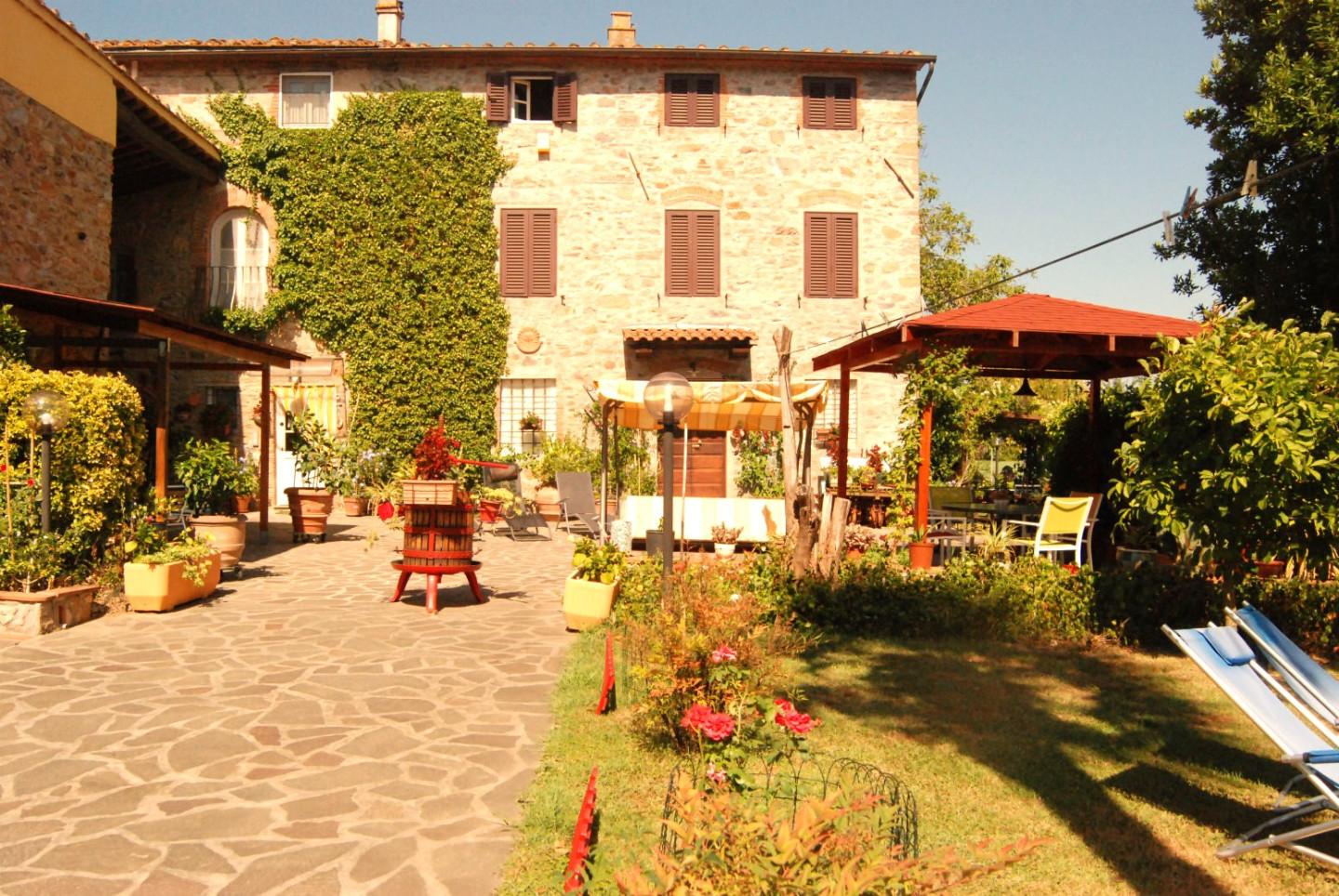 Rustico con giardino, Capannori san ginese