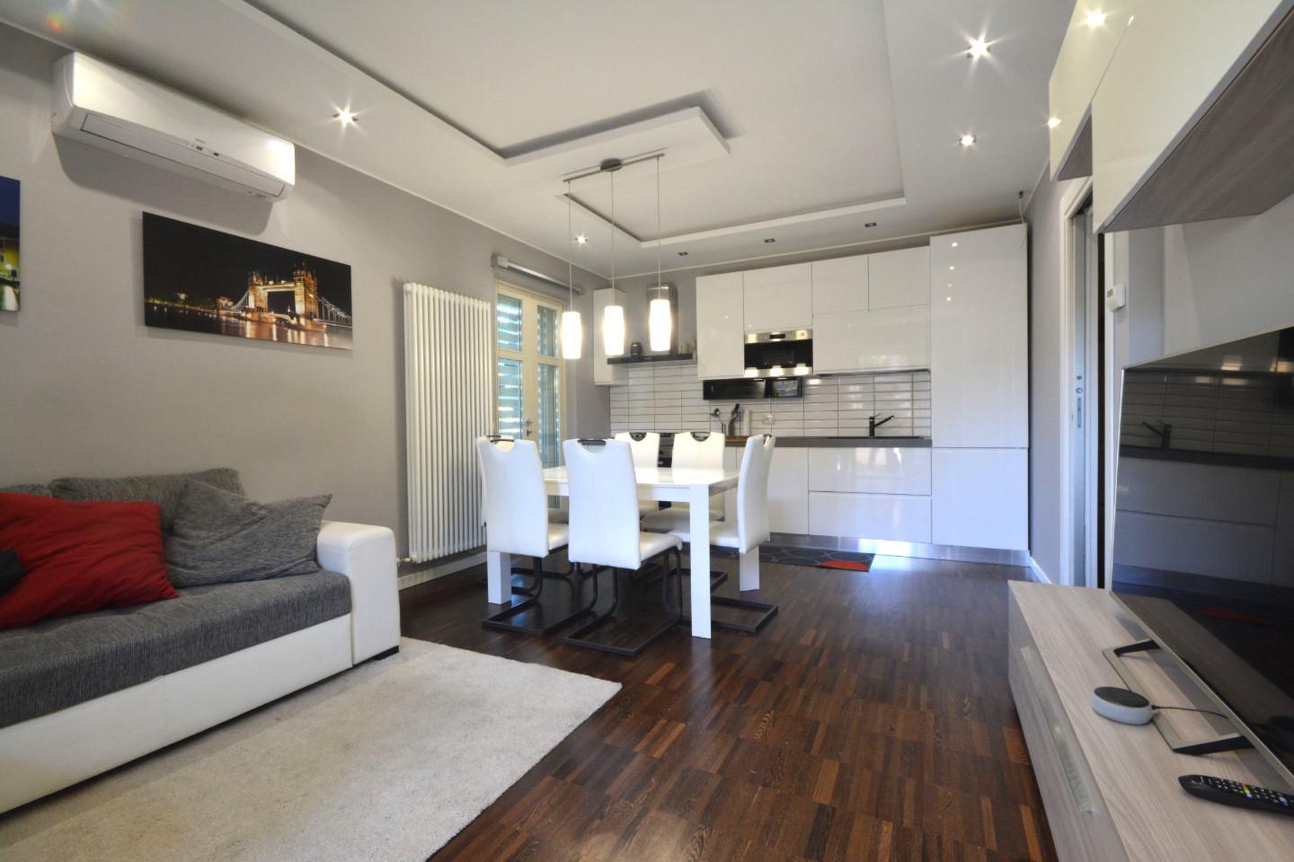 Villa con giardino, Lucca san vito