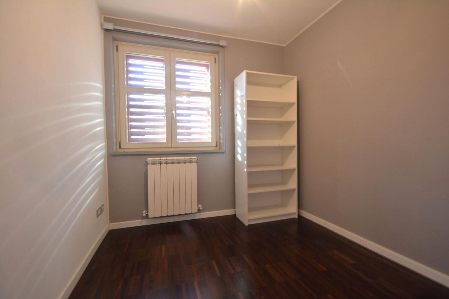 Villa con giardino, Lucca san vito