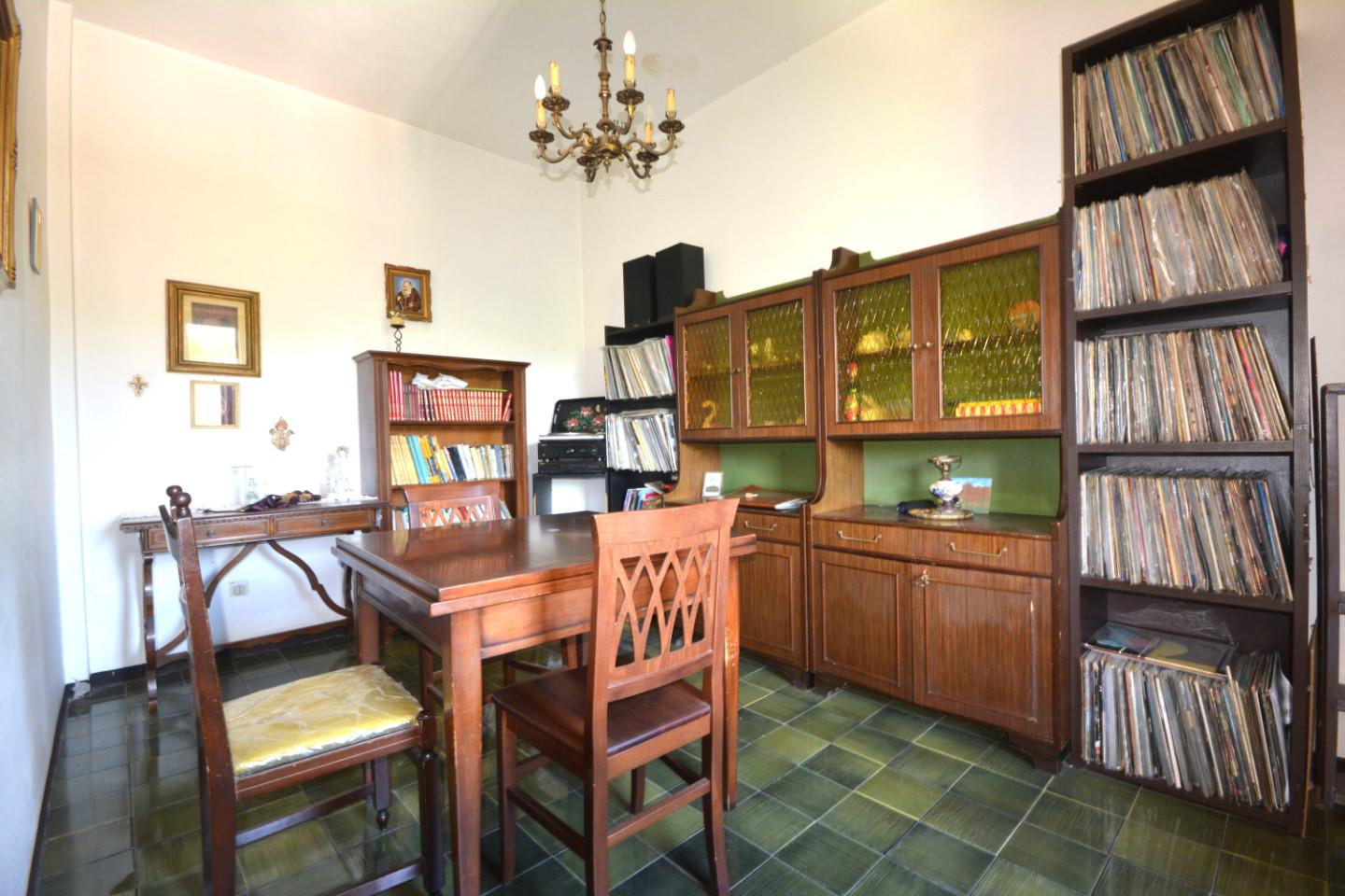 Appartamento con giardino, Lucca sorbano del vescovo