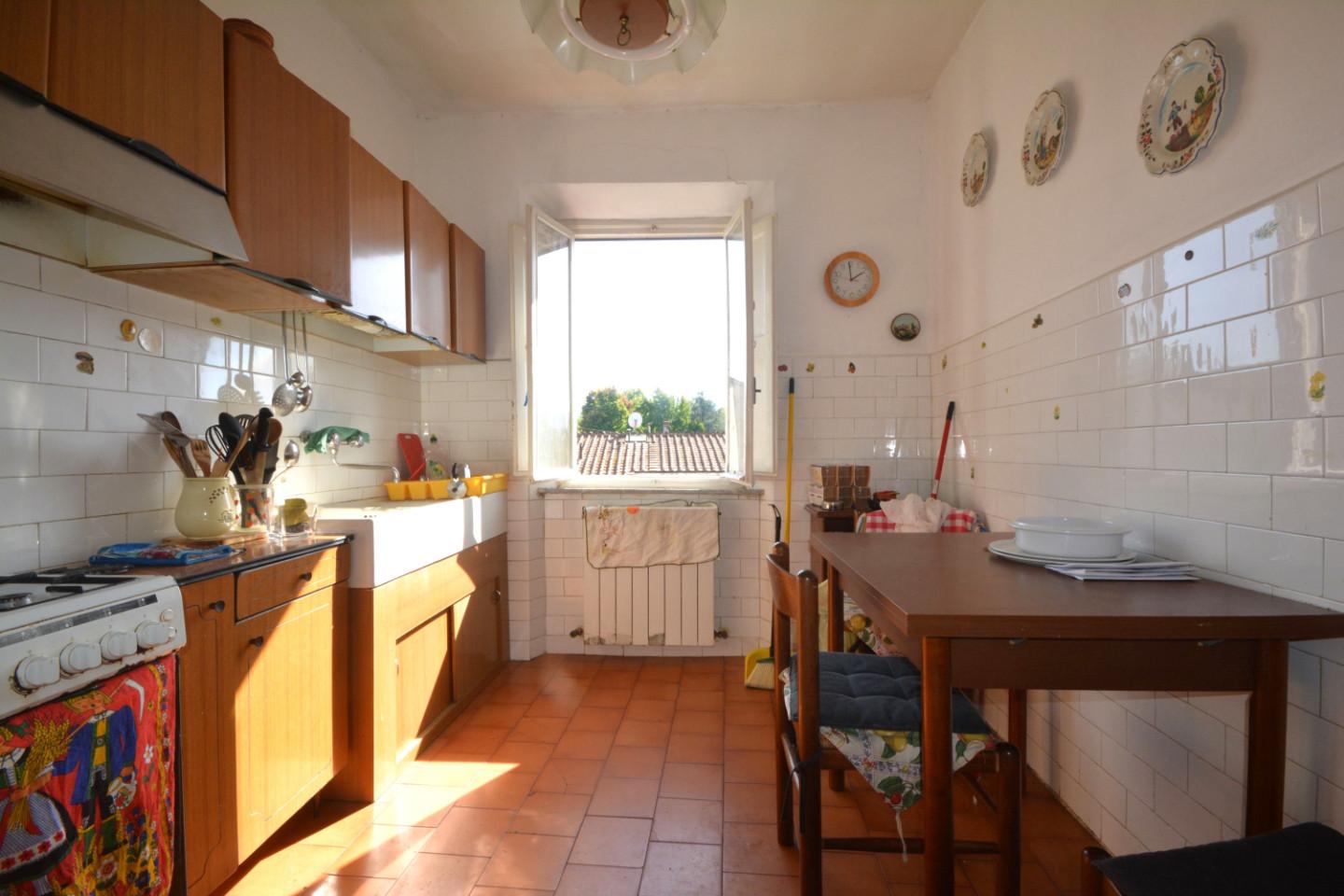 Appartamento con giardino, Lucca sorbano del vescovo