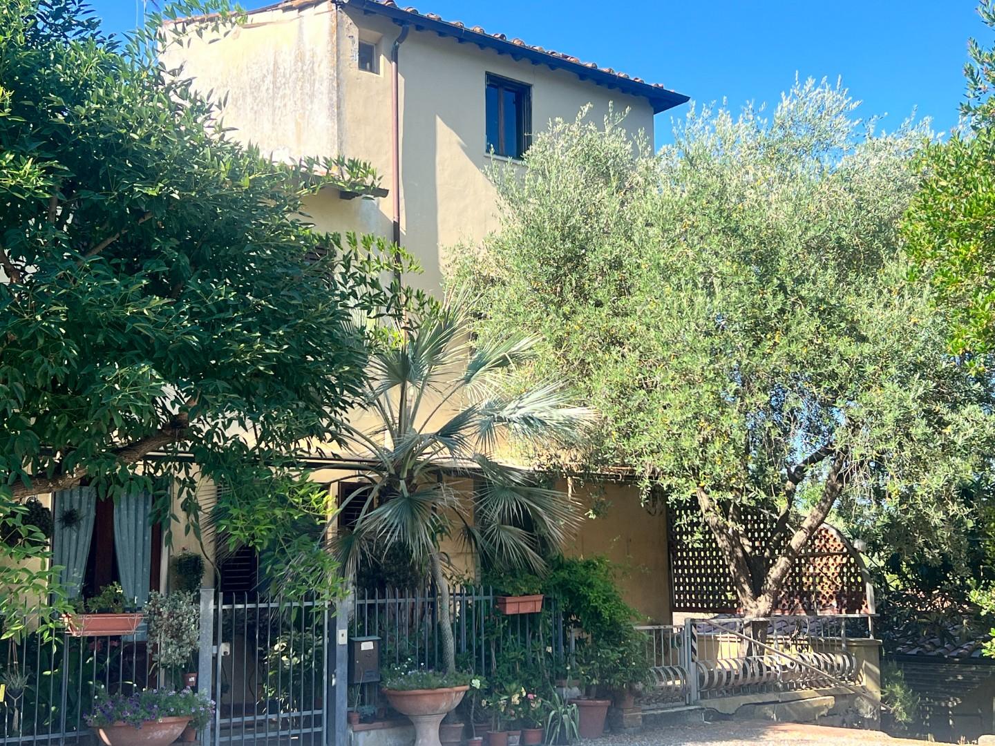 Casa indipendente con giardino, Lucca vicopelago