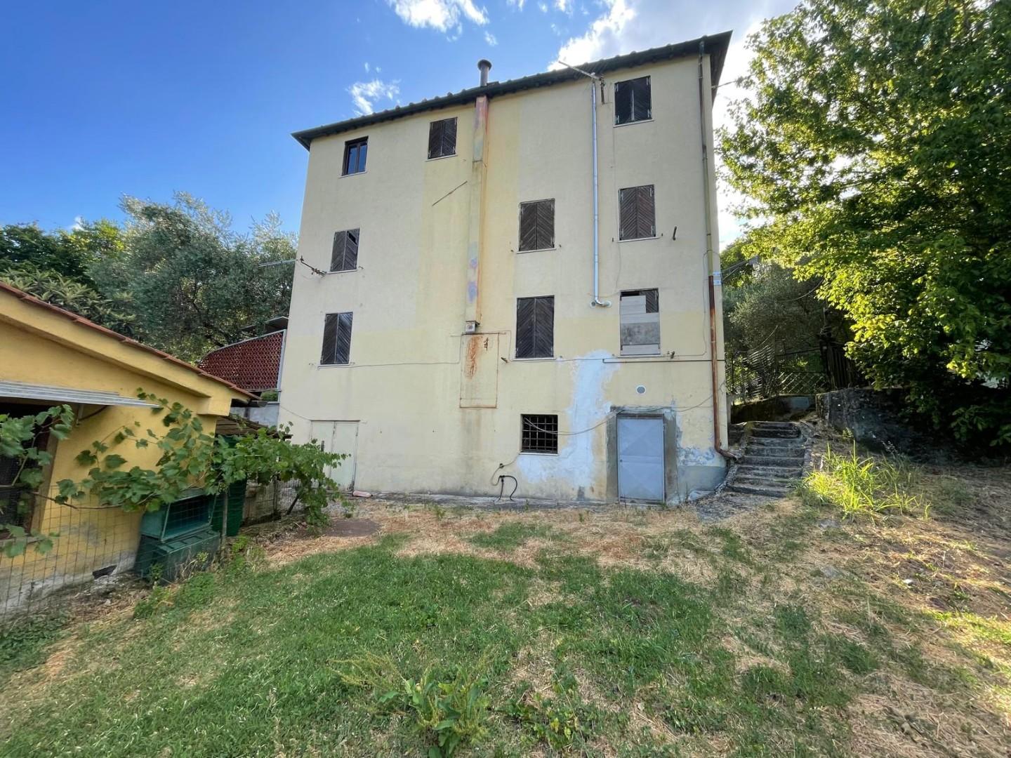 Casa indipendente con giardino, Lucca vicopelago