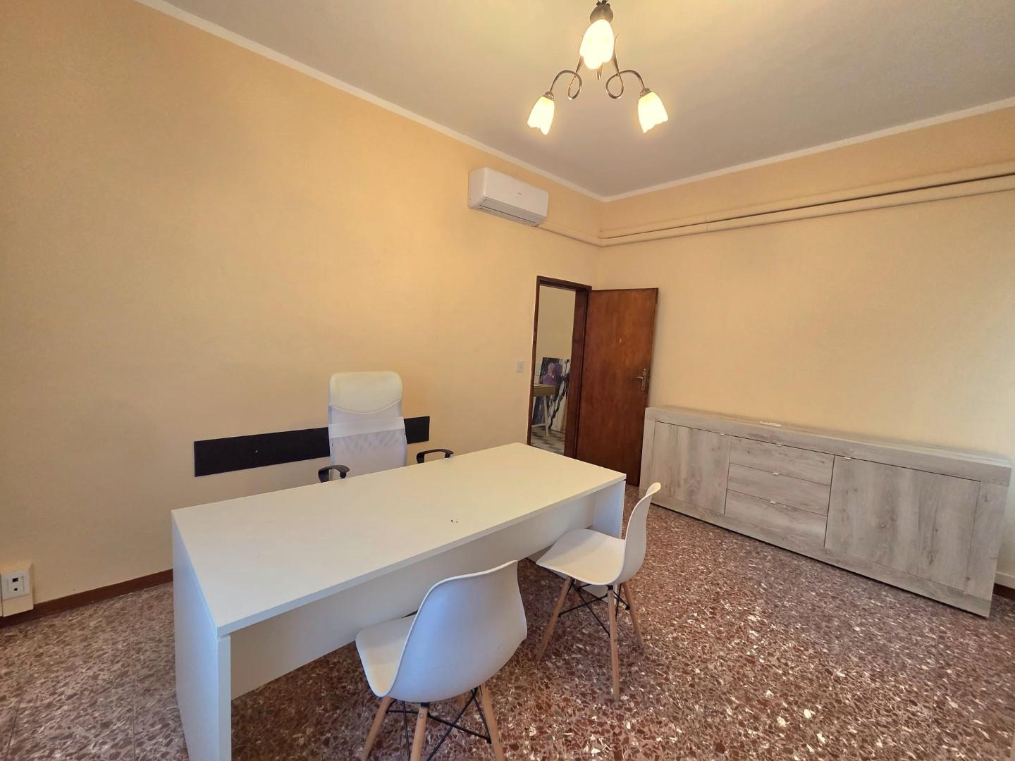 Ufficio in affitto, Lucca arancio