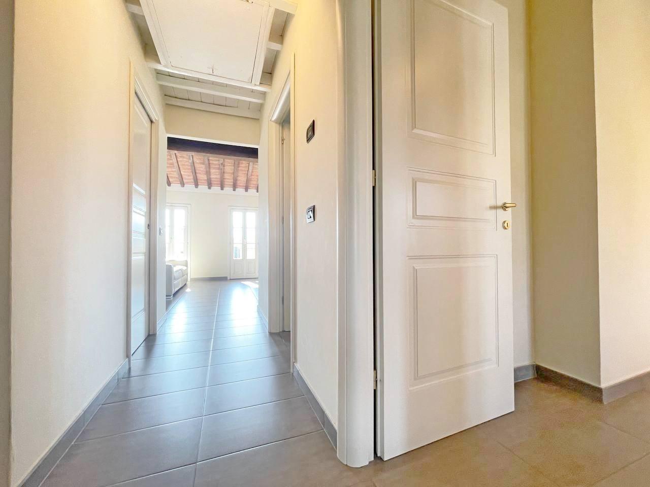 Quadrilocale con giardino, Capannori centro