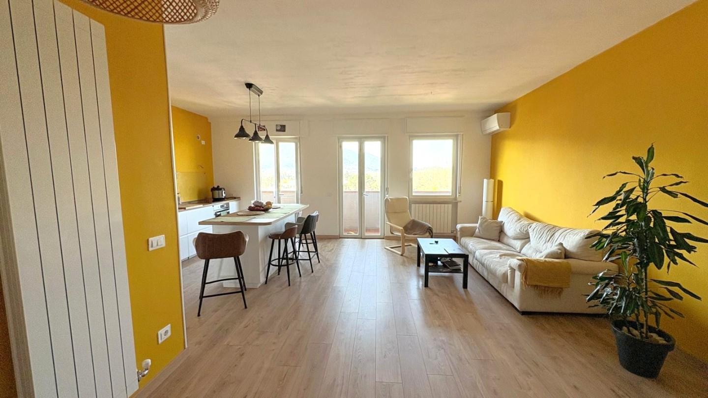 Appartamento con terrazzi, Lucca sant'anna