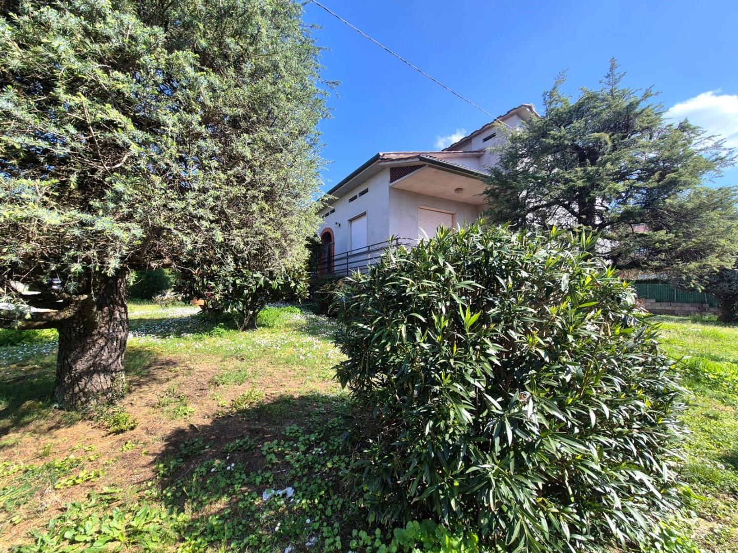 Villa con giardino, Capannori camigliano