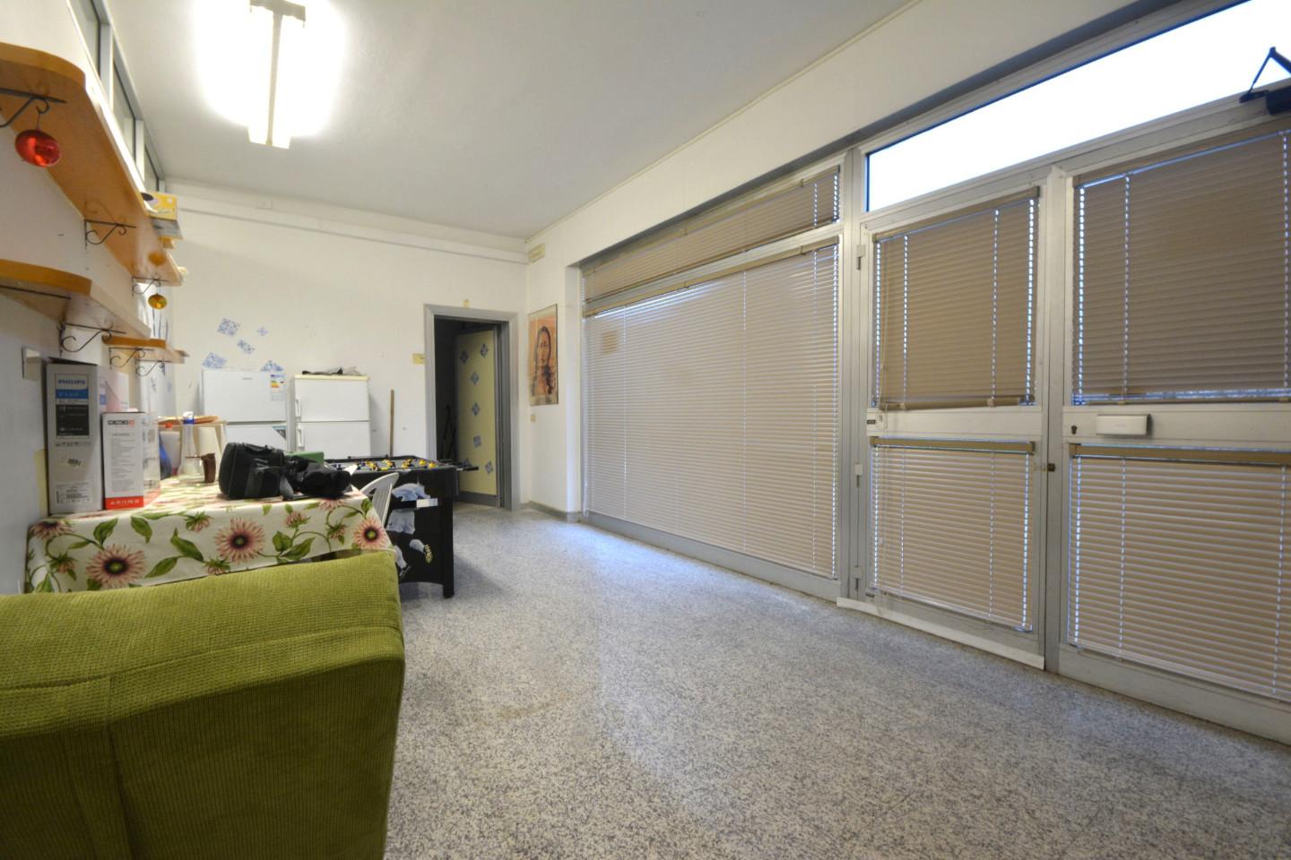 Locale commerciale in affitto, Lucca san donato