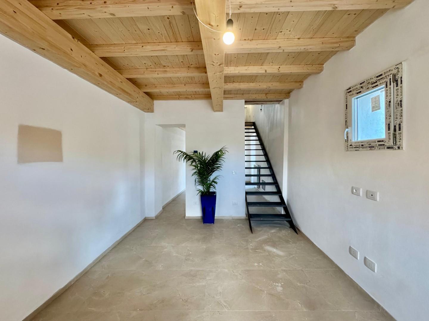 Villa con giardino, Lucca san vito