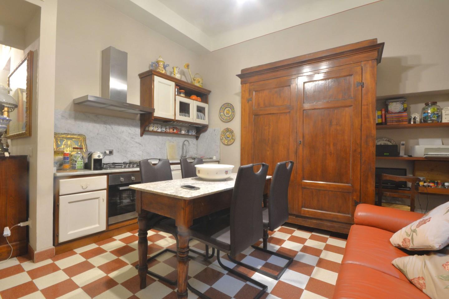 Trilocale in vendita, Lucca centro storico