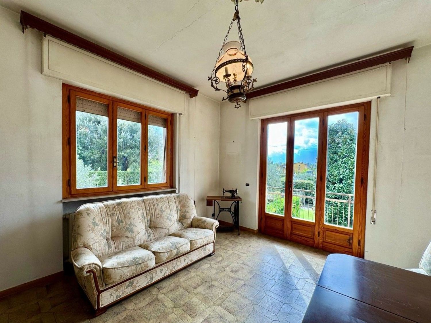 Appartamento con giardino, Lucca cappella