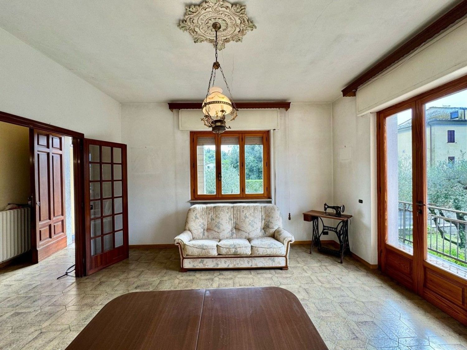 Appartamento con giardino, Lucca cappella