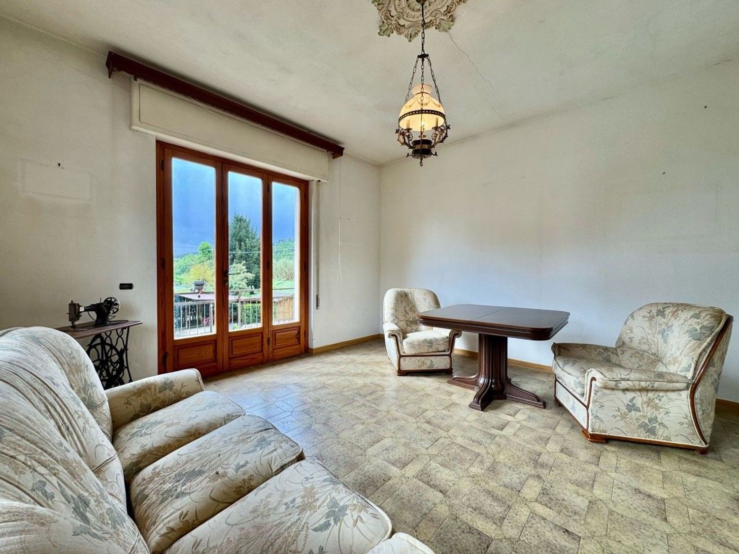 Appartamento con giardino, Lucca cappella