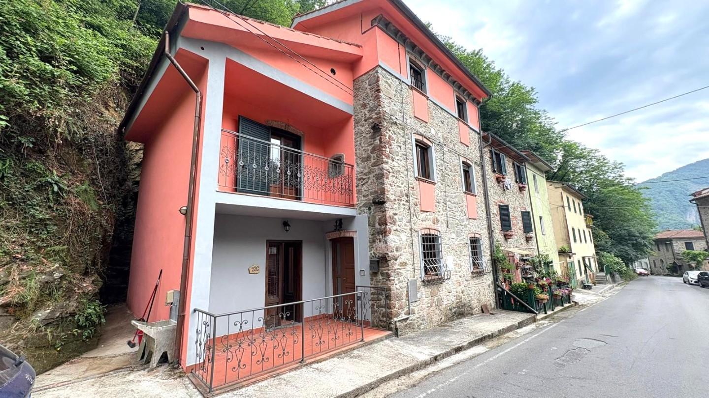 Casa indipendente con terrazzi, Lucca pieve di brancoli