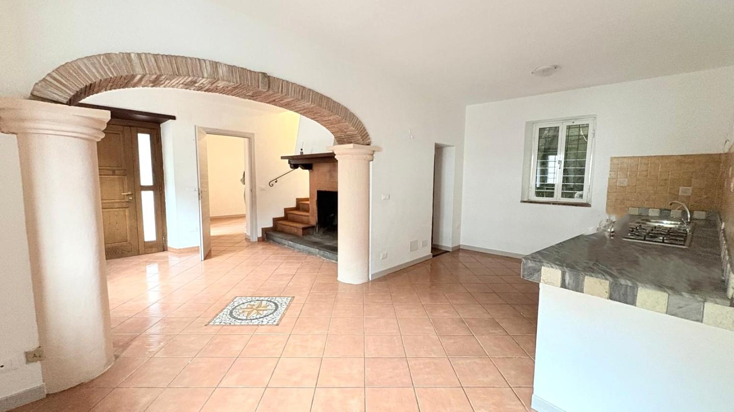 Casa indipendente con terrazzi, Lucca pieve di brancoli