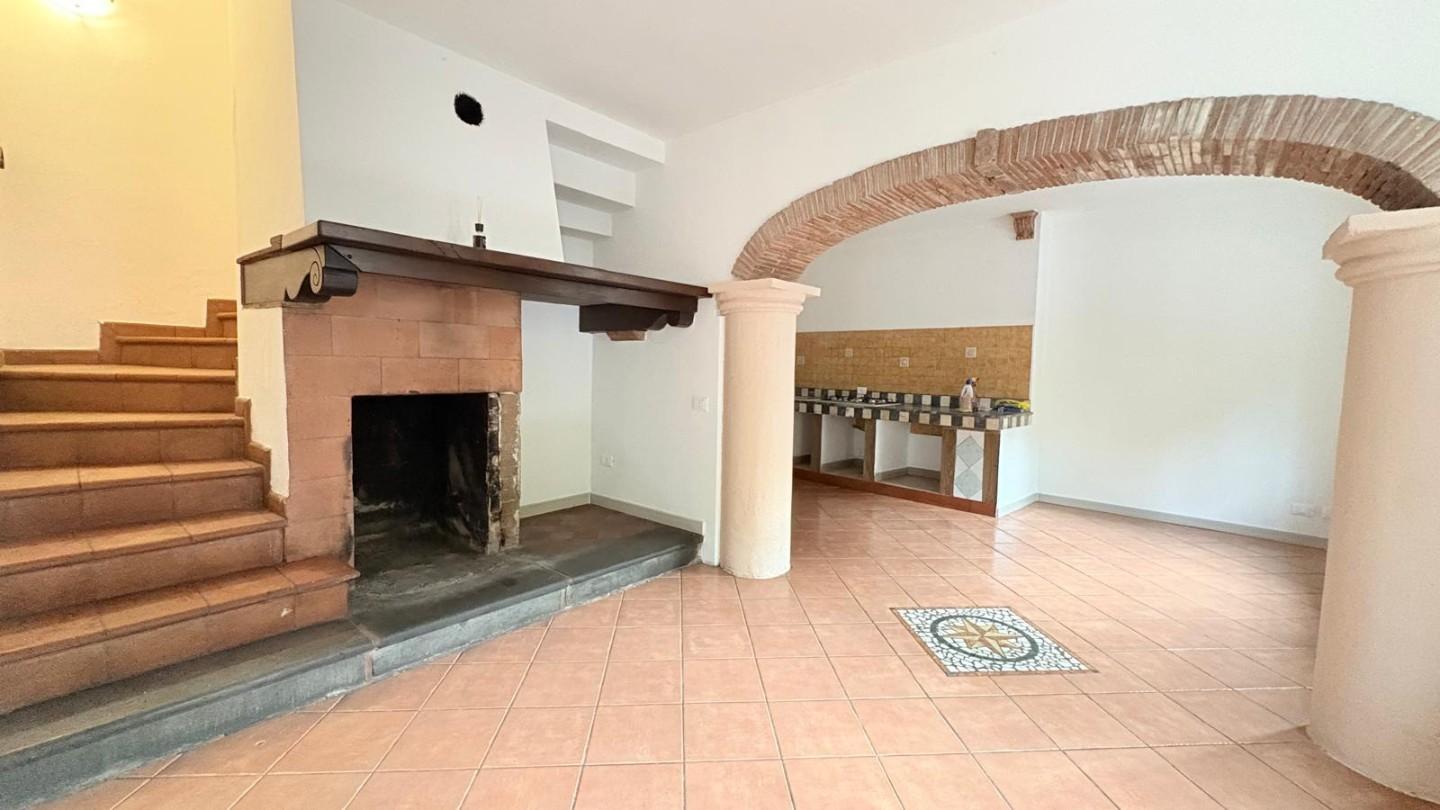 Casa indipendente con terrazzi, Lucca pieve di brancoli