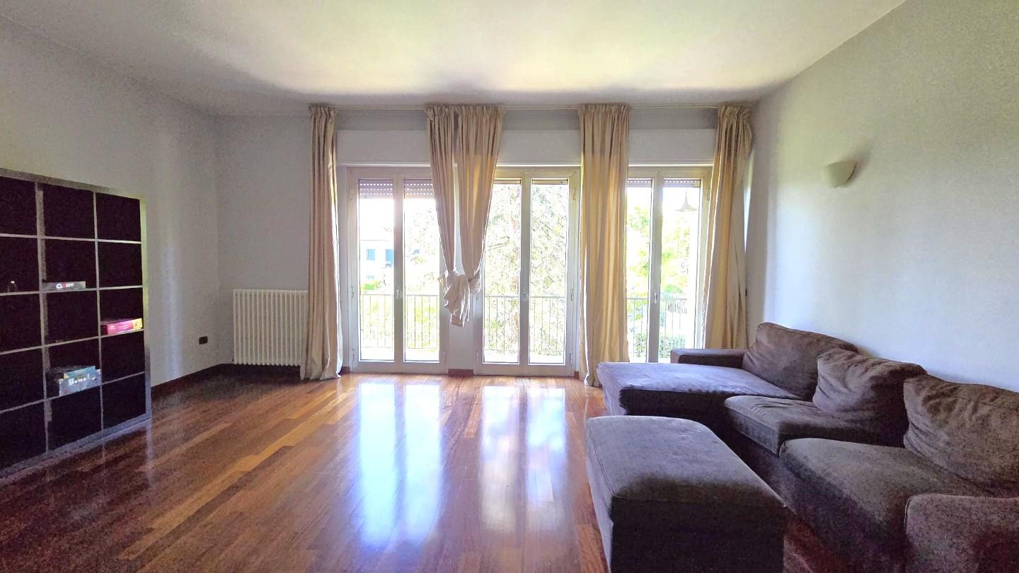 Villa Bifamiliare con giardino, Lucca sant'angelo in campo