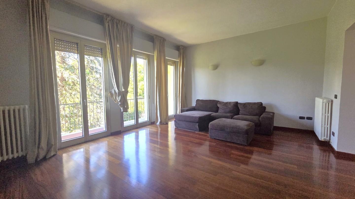 Villa Bifamiliare con giardino, Lucca sant'angelo in campo