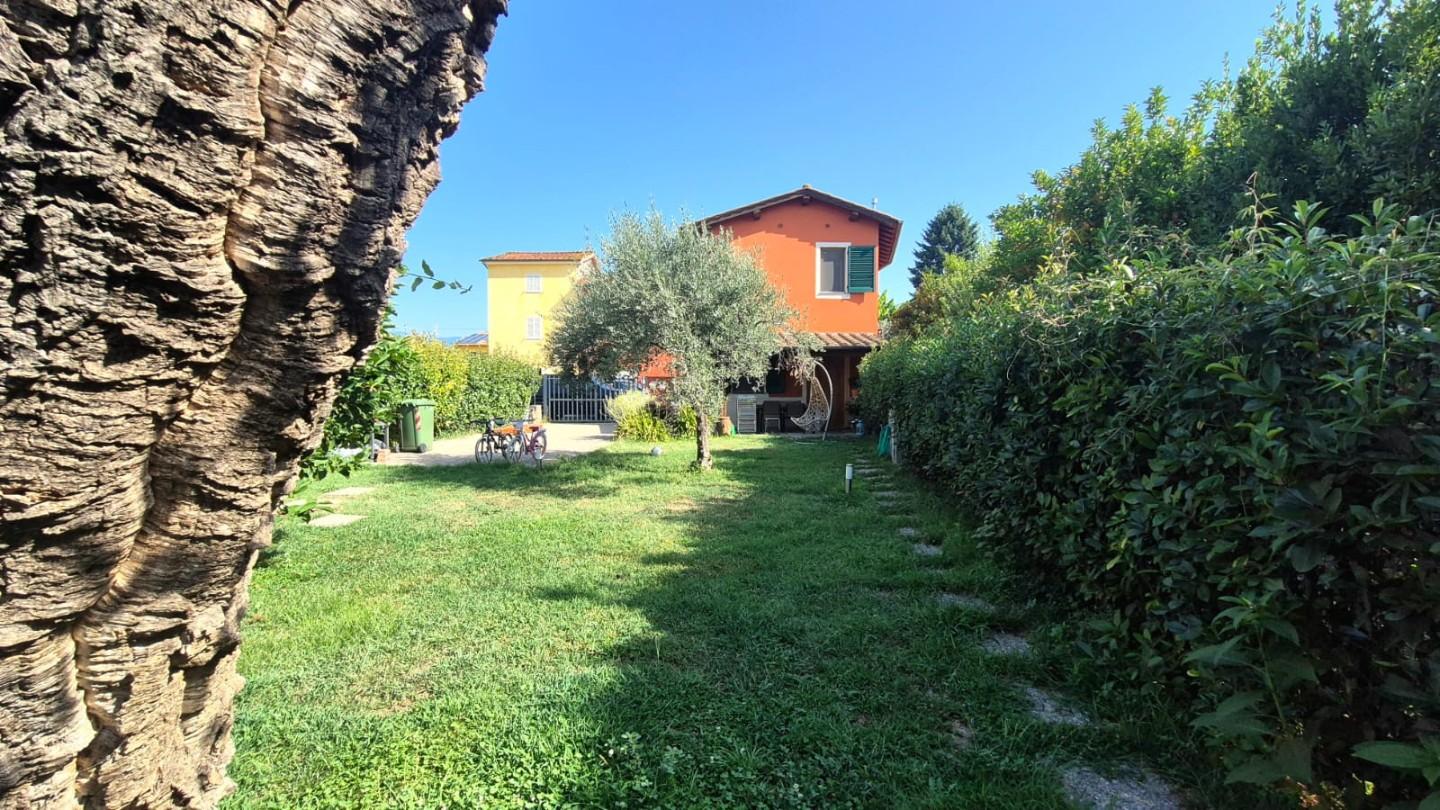 Villa con giardino, Capannori marlia
