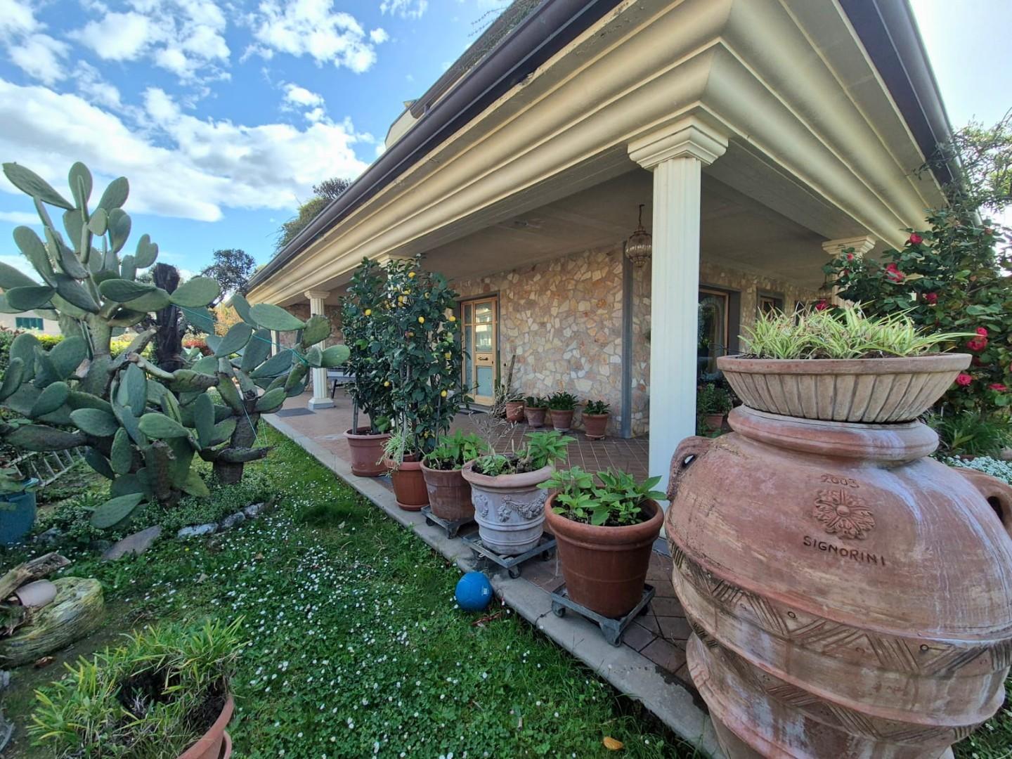 Villa Bifamiliare con giardino a Altopascio