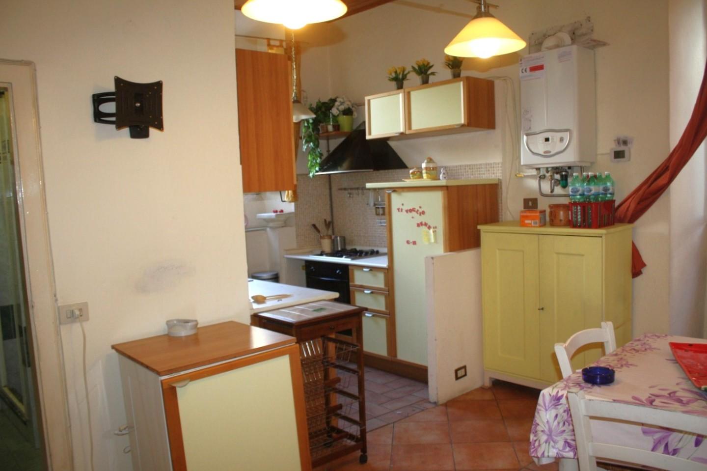 Quadrilocale arredato in affitto, Lucca centro storico