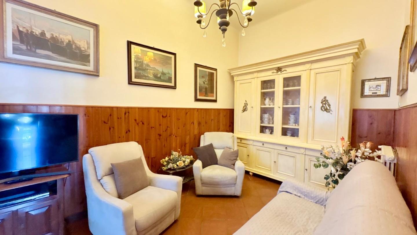 Villa con giardino, Lucca vicopelago