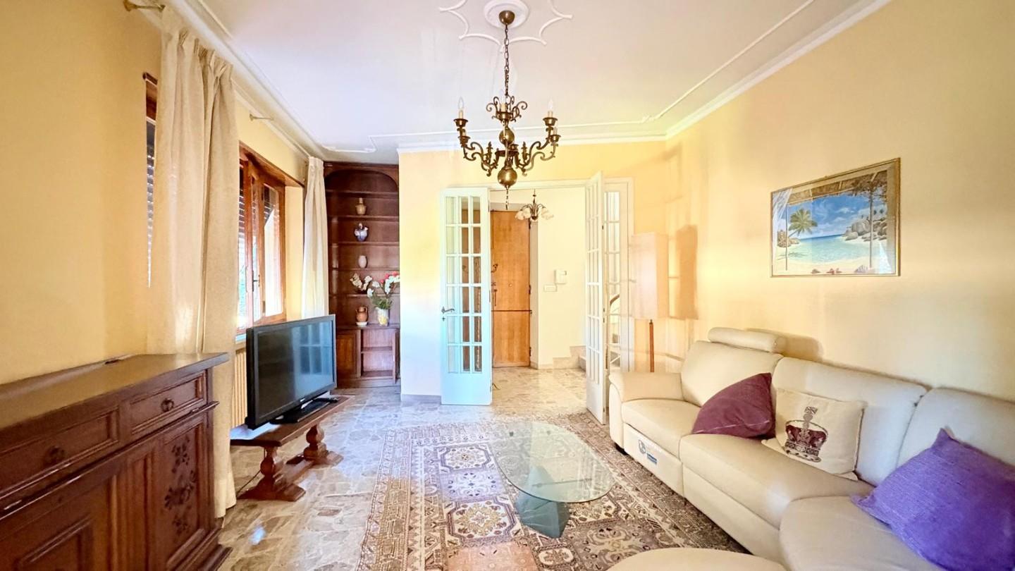 Villa Bifamiliare con giardino, Lucca sant'anna
