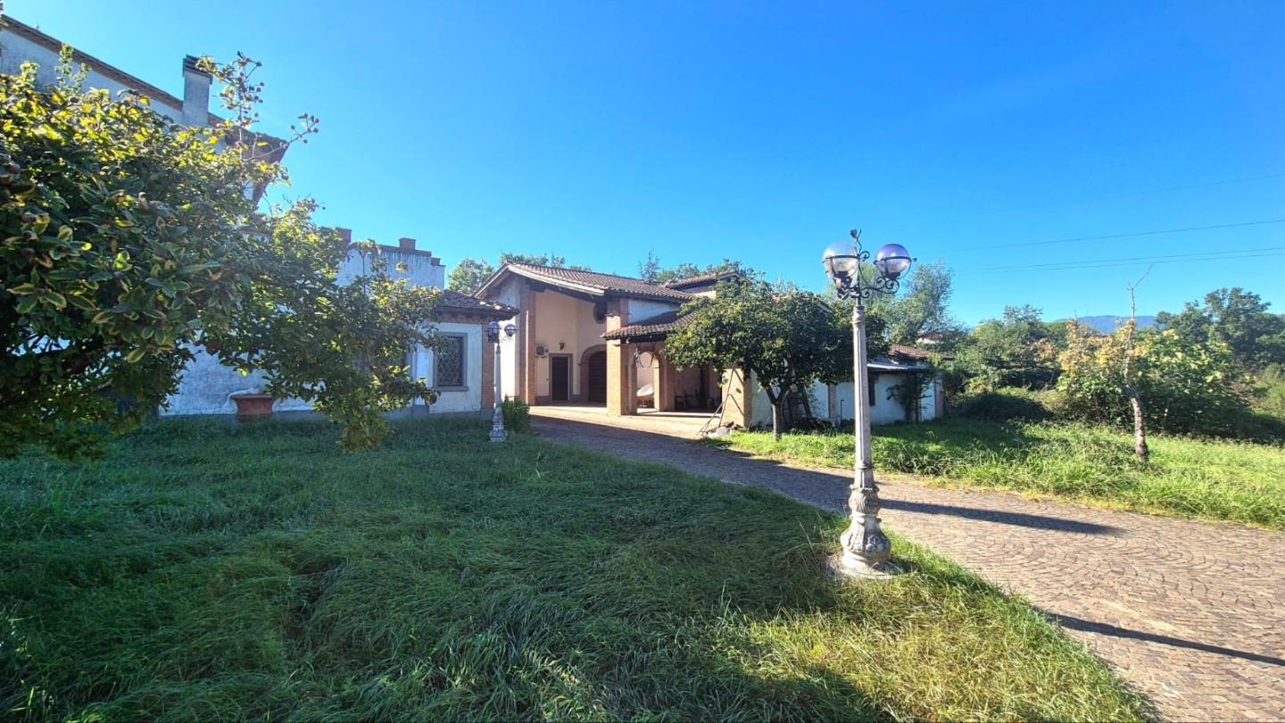 Villa con giardino, Montecarlo san giuseppe