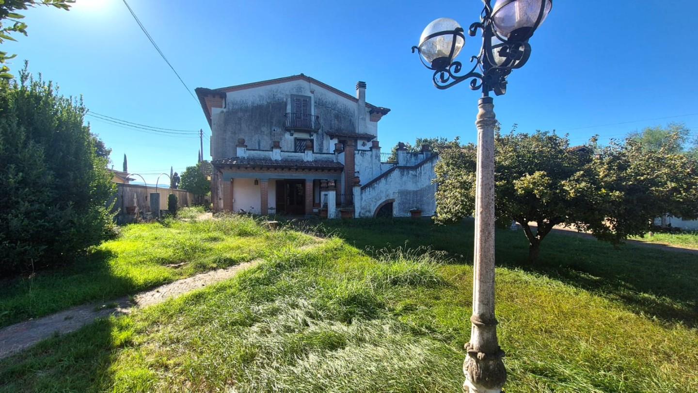 Villa con giardino, Montecarlo san giuseppe