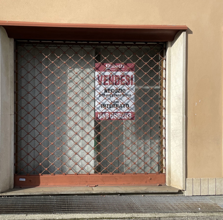 Negozio in vendita a Padova