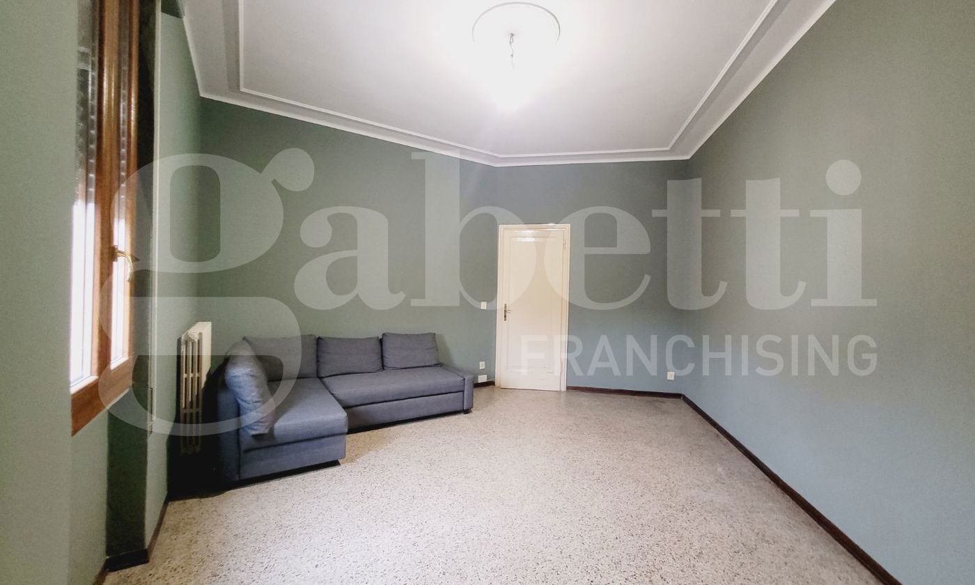 Trilocale arredato in affitto a Padova