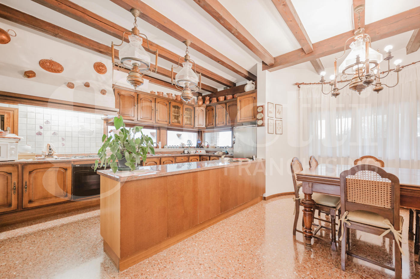 Villa Bifamiliare con giardino a Padova