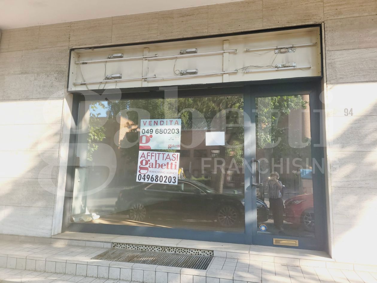 Negozio in vendita a Padova