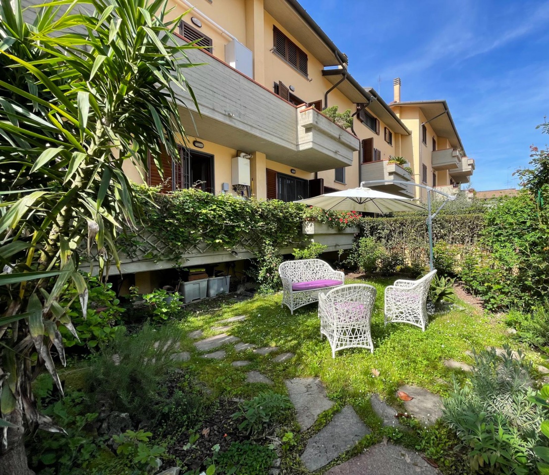 Casa indipendente con giardino a Prato