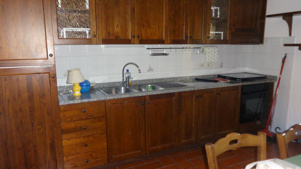 Casa indipendente arredata in affitto a Carmignano