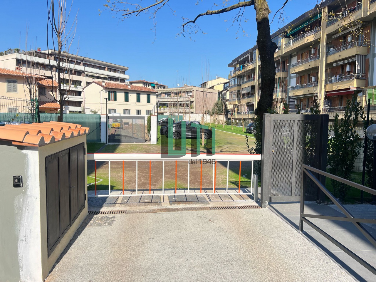 Posto auto coperto in affitto in via gherardo caponsacchi, Firenze