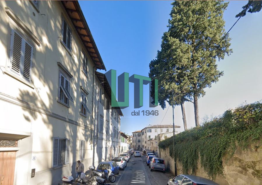 Trilocale arredato in affitto in via malavolta, Firenze