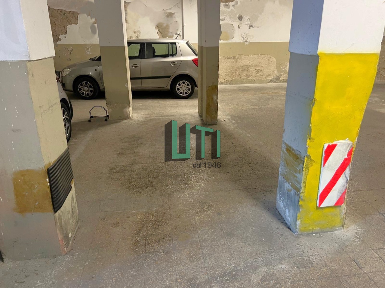 Posto auto coperto in vendita in via bartolommeo scala, Firenze