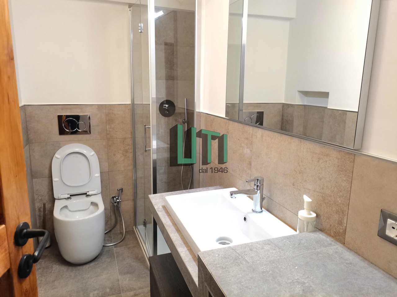 Trilocale arredato in affitto in via borgo san lorenzo, Firenze