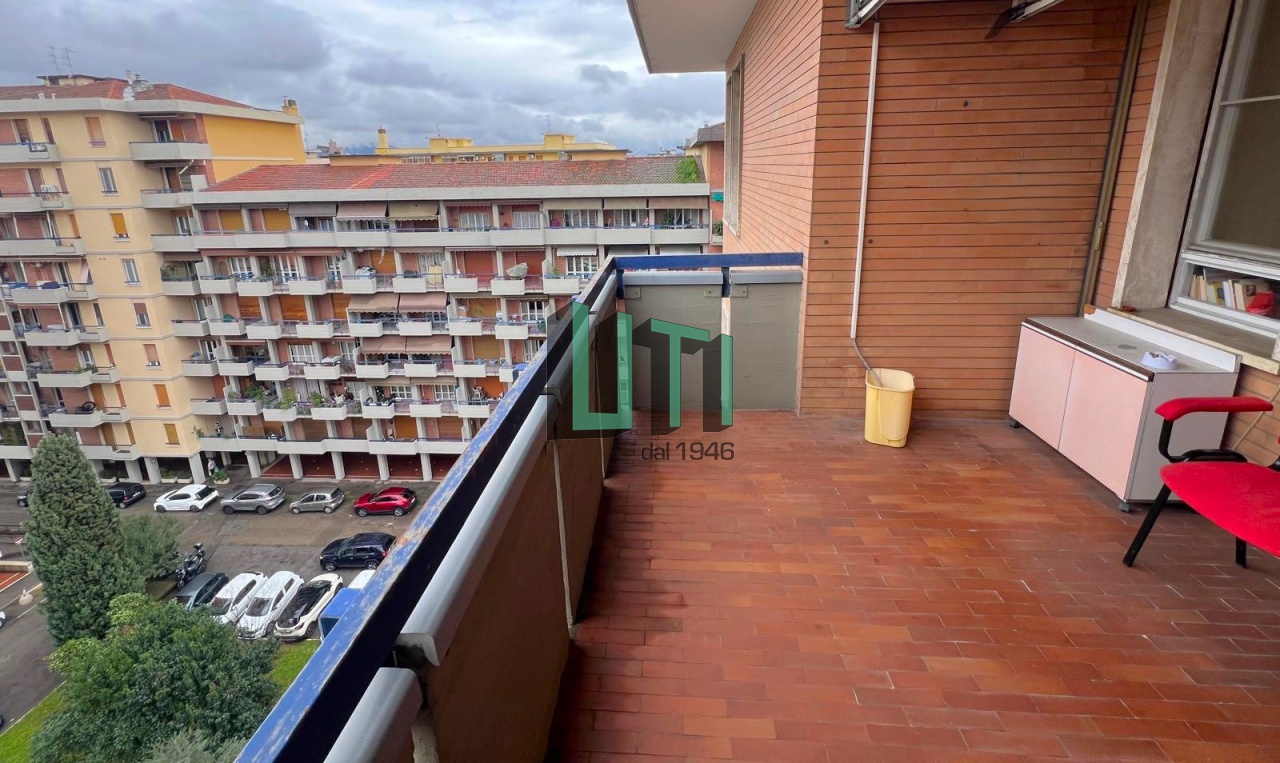 Quadrilocale con terrazzo in piazza mascagni, Firenze