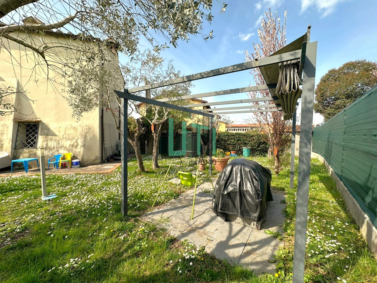Villa con giardino in via della nave a rovezzano, Bagno a Ripoli